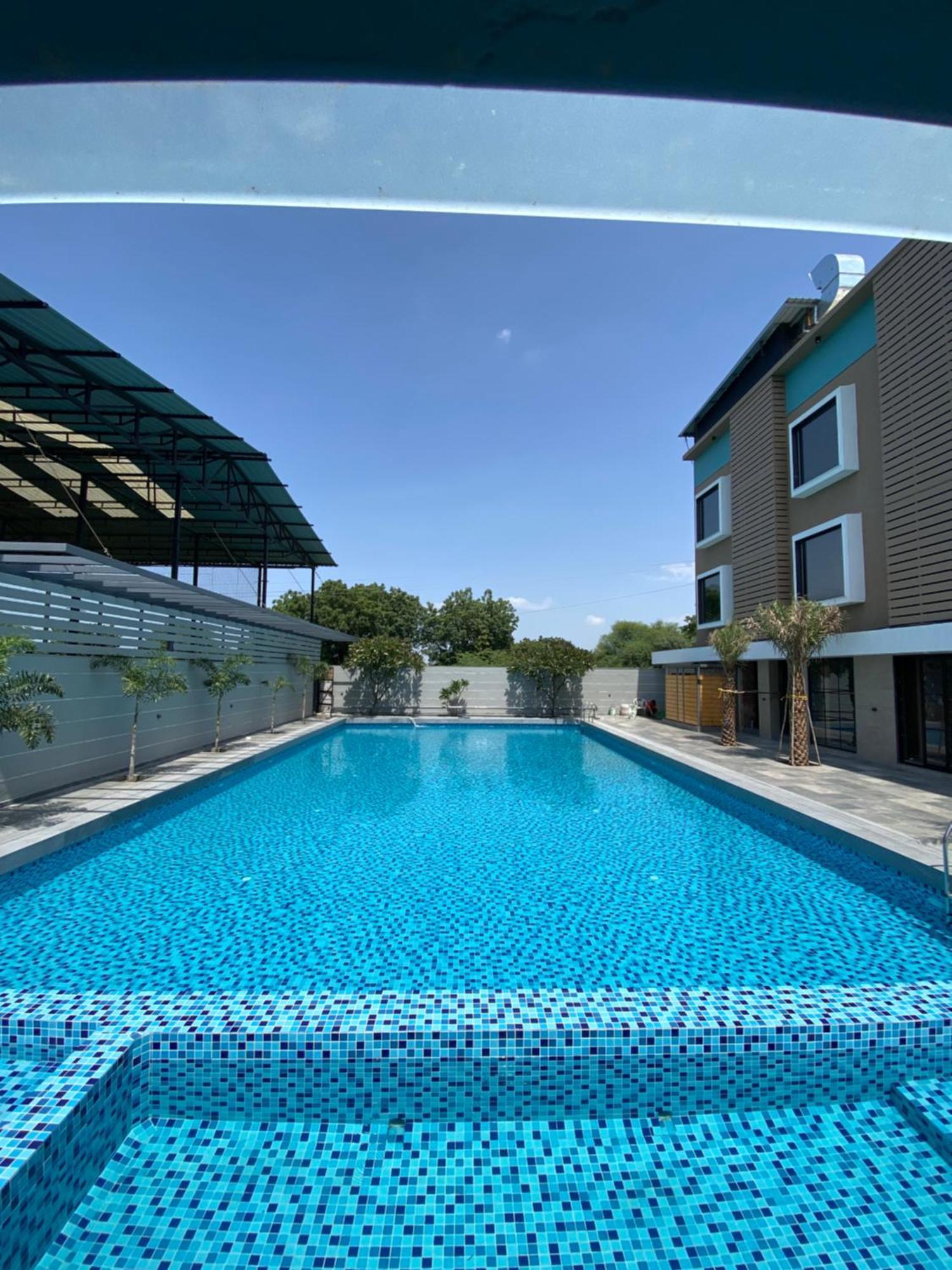 The Pavilion Park Resort Malegaon Dış mekan fotoğraf